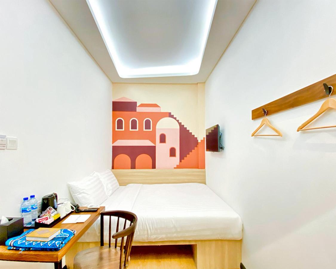 Alhambra Hotel Банда Ачех Екстериор снимка